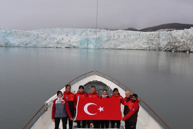 Türk bilim insanları rotayı Kuzey Kutbu'na çevirdi